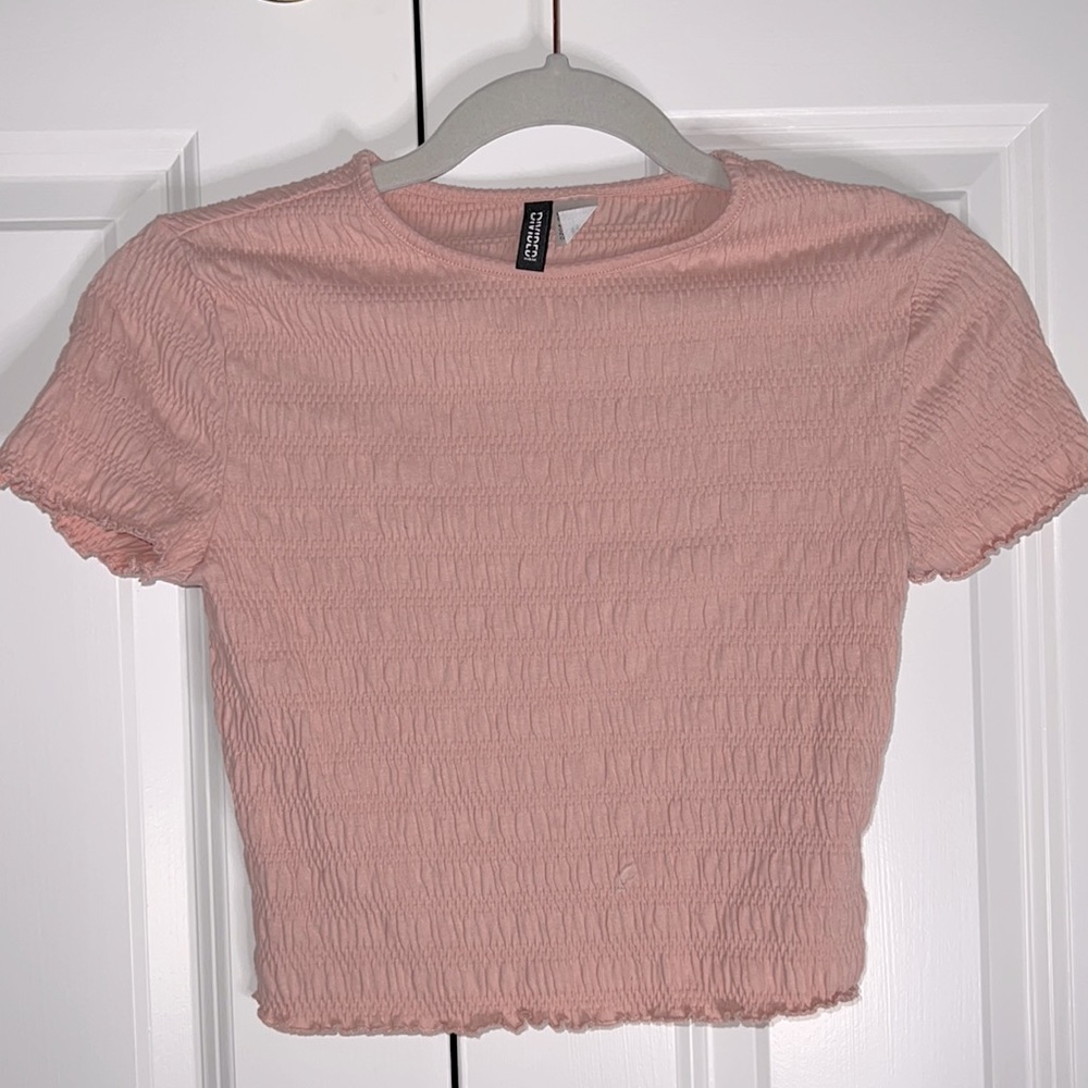 Adorable divided top! Barely worn